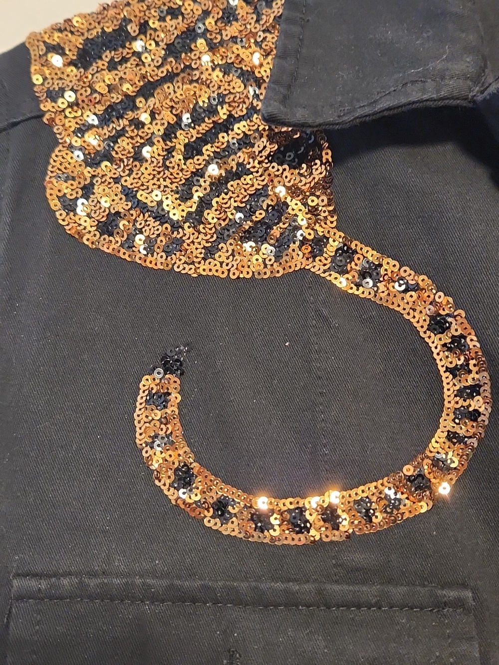 Blue B Black Denim Sequin Embroidered Tiger-shaped  Shoulder Shirt Jacket Size S - Picture 5 of 16